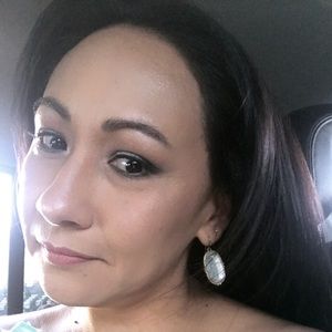 Meet your Posher, Gabriela